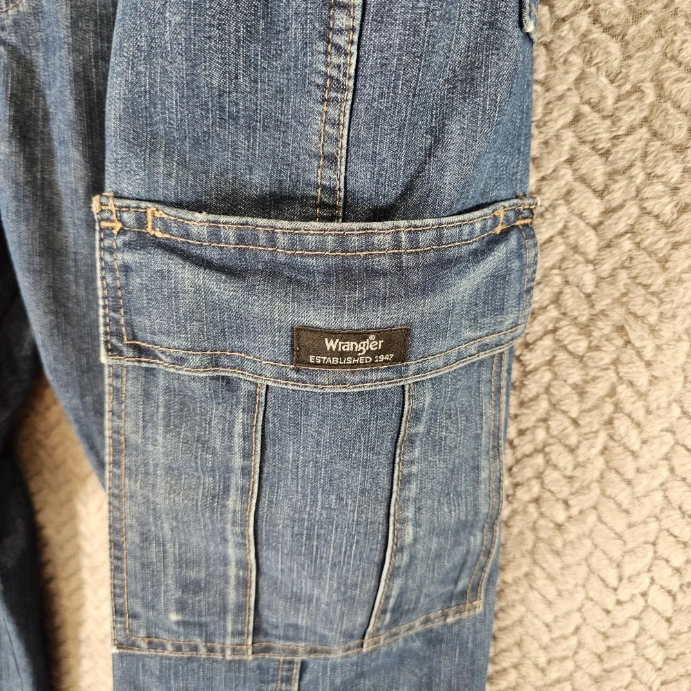 Wrangler Mens Blue‎ Cargo Jeans Relaxed Fit Medium Wash 44x30 1070LGWDS